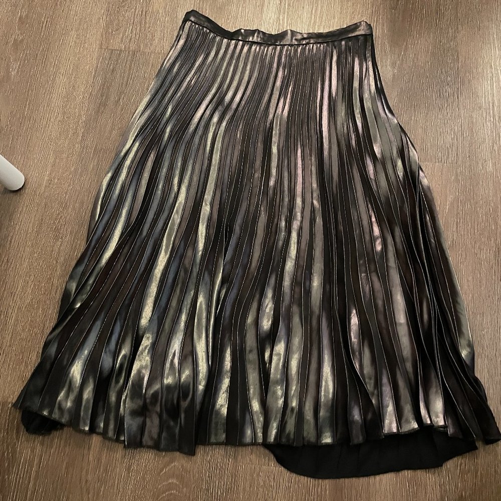 ASTR Stunning metallic bronze midi length pleated skirt size S